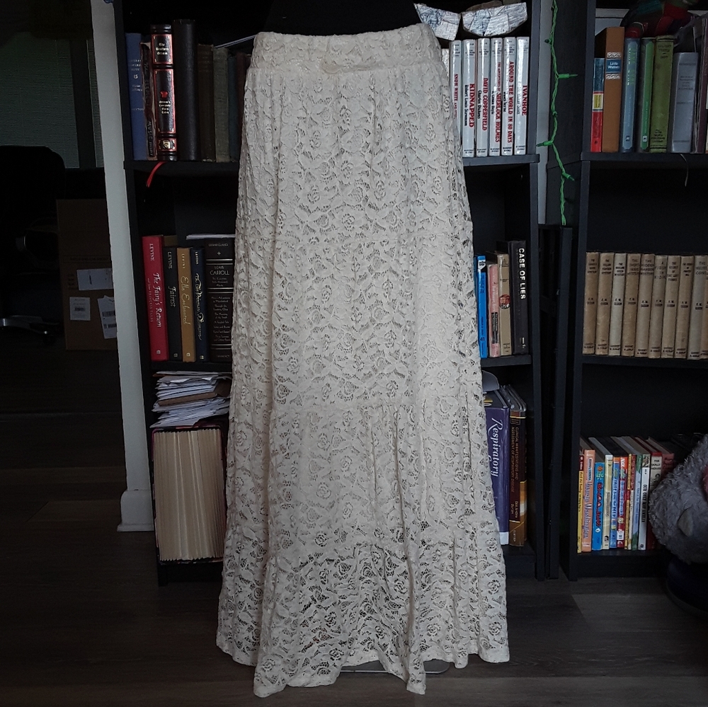 Studio 253 Cream Lace Maxi Skirt S